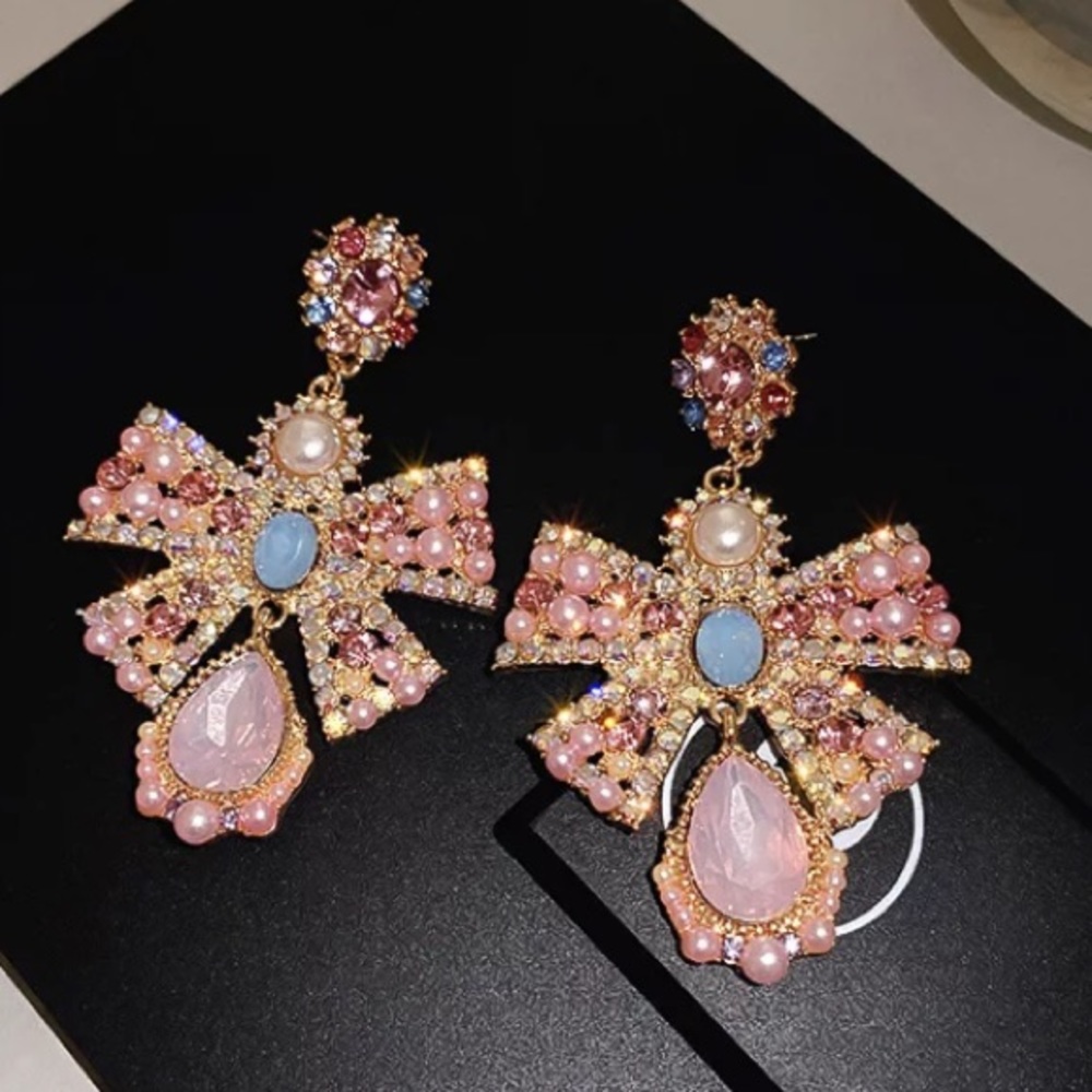 🌟 Pink Rhinestone Bowknot Big Drop Earrings - Picture 4 of 12